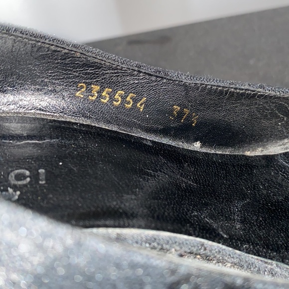 ‼️Authentic Gucci shoes with gold Gucci emblem‼️ - Picture 5 of 5